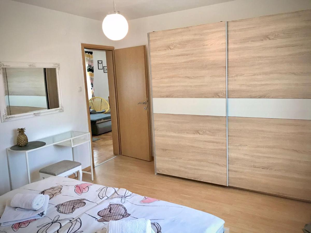 Apartment Gabriela Rakovica Bagian luar foto